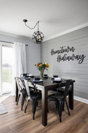 Hometown Hideaway - 4br25ba, Pool, Game Room